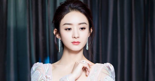 东方卫视跨年赵丽颖为什么哭了 胖颖飞刀微博