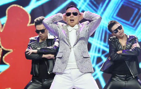 王牌对王牌潘长江跳舞的歌曲 与蔡明郭达首度